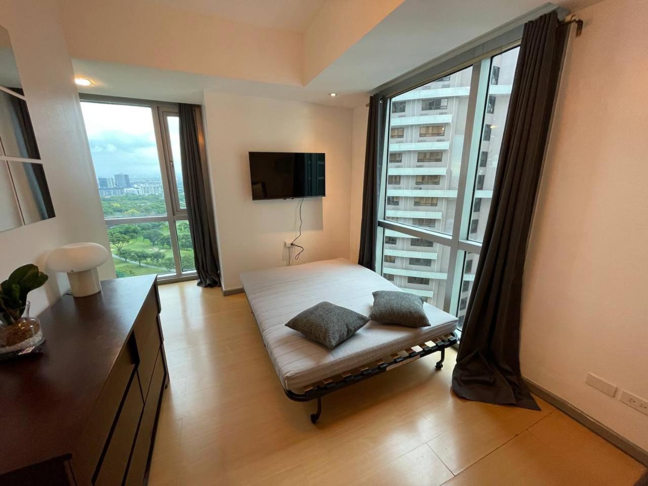 מנילה Prime Avant Bgc Location Apartments By Ph Staycation מראה חיצוני תמונה
